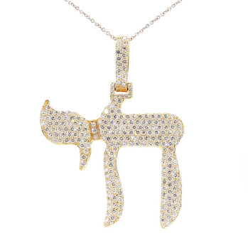 Chai charm In yellow gold